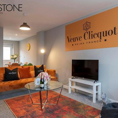 Champagne House - 4 Bed Property Plus 2 Sofa Beds By Bpne Darlington  Kültér fotó