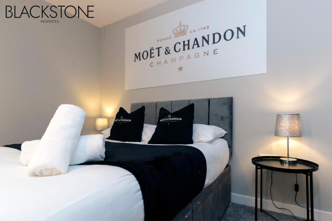 Champagne House - 4 Bed Property Plus 2 Sofa Beds By Bpne Darlington  Kültér fotó